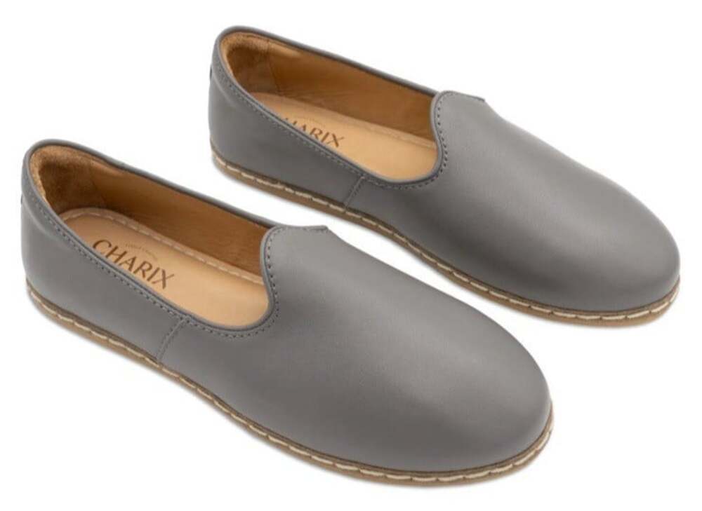 Charix Ultimate Gray Leather Slip On Flats Shoes Sz 39 8.5/9 NEW No Box Artisan